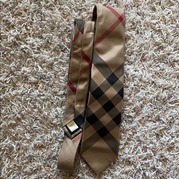 Burberry Tie - Picture 3 of 4